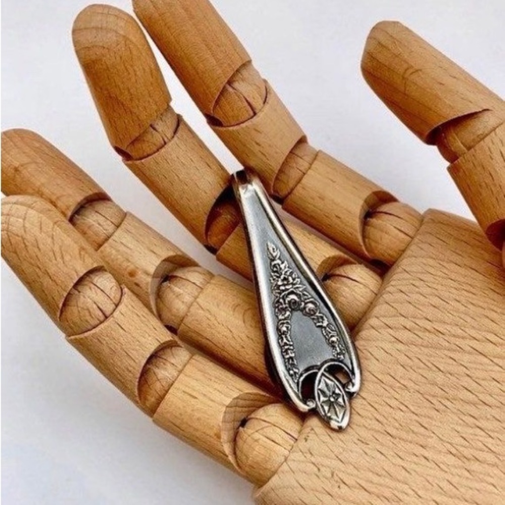 1911 Spoon Pendant Jewelry Vintage Old Colony Silver Plated Floral